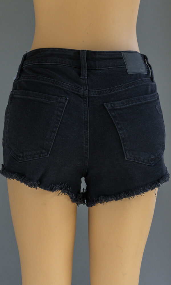 Short - Imagen 4